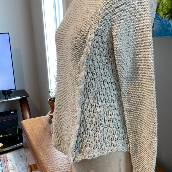 Kismet seafoam green crochet scoop neck sweater w/ princess fringe& Shirtail. S - Picture 4 of 8